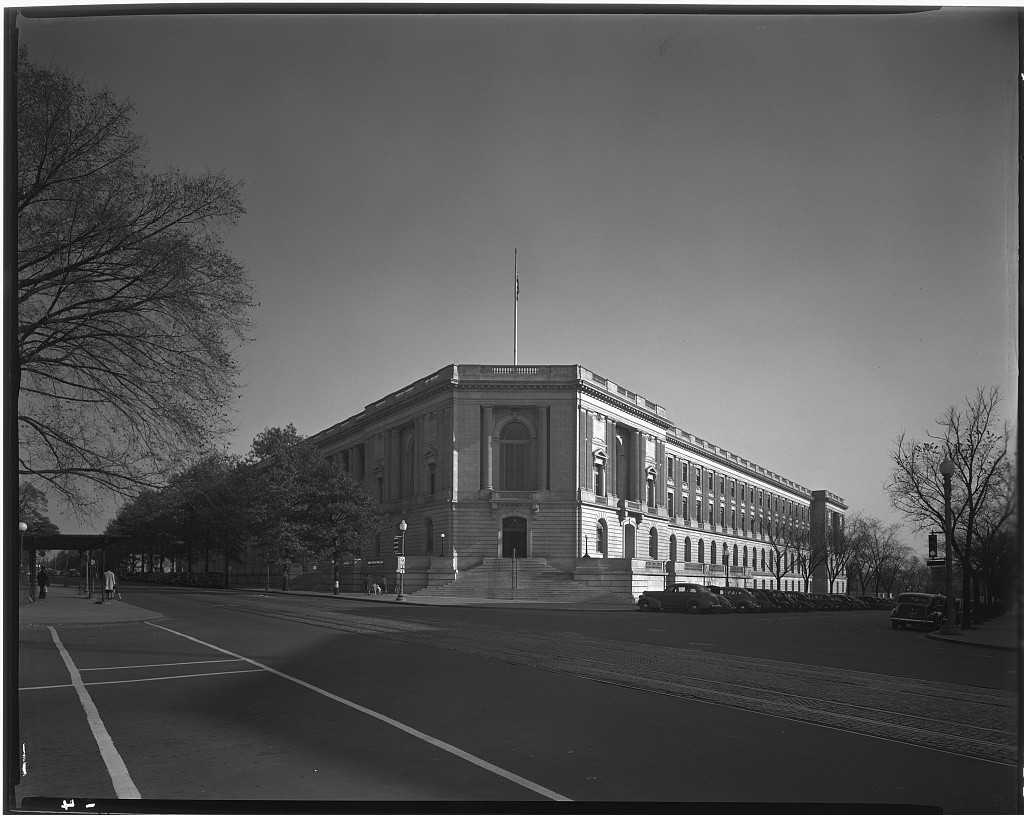 Cannon House Office Building (LOC Image # LC-H824- 1144-004)